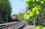 185 042-9 mit einem gemischten Gterzug zwischen Etterzhausen und Regensburg, 19.04.2011