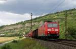 185 071-8 mit einem gemischten Gterzug bei Thngersheim 23.6.11