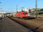 185 386-0 zieht einen Kesselwagenzug am 11.07.2011 durch Kaiserslautern Hbf