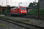 185 263-1 von Railion kommt von einer Schubhilfefahrt vom Gemmenicher-Tunnel bei Sonnenuntergang.
Aufgenomen in Aachen-West.
11.7.2011