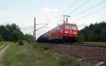 185 398 zog am 05.08.11 einen Kesselwagenzug durch Muldenstein Richtung Bitterfeld.