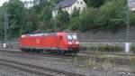 185 004-9 der DB wartet am 02.09.2011 in Kronach auf Gleis 4 auf die Weiterfahrt Richtung Lichtenfels.