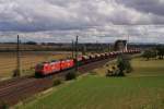 185 172-4 + 185 176-5 mit einem Schotterzug in Seebergen am 08.08.2011