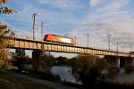 Railion berquert im der Abendsonne die Wiener Donauinsel.