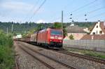 185 017 ist mit einem gem Gterzug Richtung Ulm unterwegs.Aufgenommen am 17.9.2011 in Altbach