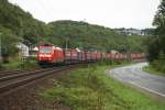 185 135-1 fuhr am 27.08.11 durch Linz-Kasbach.