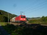 185 366 passiert am 30.09.2011 mit einem gemischten Gterzug unsere Fotostelle zwischen Pressig-Rothenkirchen und Neukenroth. 