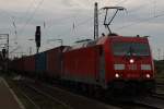 Die Railion Scandinavia 185 402 am 16.9.11 mit einem Containerwagenzug bei der Durchfahrt durch Duisburg-Bissingheim.