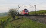 DB 185 141-9 mit einem gemischten Gterzug Richtung Wiesbaden, bei Erbach (Rheingau); 28.10.2011