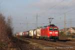 185 033-8 (DB) fhrt am 28. Januar 2012 um 14:15 Uhr mit einem Gterzug durch Ratingen Lintorf