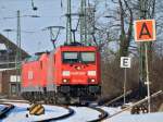 Bei eisigen Temperaturen rangieren 185 206-0 und 185 224-3 am 07.02.2012 durch eine Langsamfahrstelle in Aachen West.