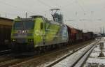 185 152-6 (K+S) sit mit einem gemischten Gterzug am 09.02.2012 in Kaiserslautern