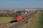 185 092-4 mit dem Stahlzug GM 46717 Moerdijk/NL - Wolfurt/A, den sie noch bis zum Zielbahnhof bespannen wird, bei Ladenburg.