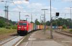 185 373-8 mit einem Containerzug am 28.07.2011 durch Kreiensen