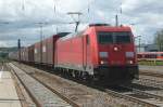 185 243-3 (ohne DB Logos) ist mit einem Opelzug am 16.05.2012 in Kaiserslautern