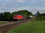 Die 185 392 mit einem Gterzug am 19.05.2012 unterwegs bei Hilperting.