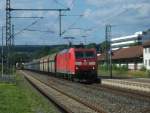185 076 durchfährt am 26.Juni 2012 mit einem PKP Kohlezug den Bahnhof Kronach Richtung Lichtenfels.