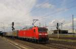 DB 185 006-4 mit einem KLV Richtung Koblenz, am 18.07.2012 bei der Durchfahrt in Neuwied.