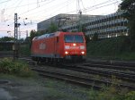 185 195-5 von Railion rangiert in Aachen-West in der Abendstimmung am 28.9.2012.