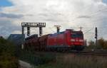 185 078-3 am 27.10.2012 mit einem Kali-Zug bei den hamburger Sderelbbrcken.