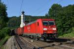 185 295 mit einem Gterzug am 14.07.2012 unterwegs bei Wernstein am Inn.