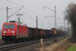 185 402-5 DB Schenker Rail bei Trieb am 09.01.2013.