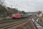 185 067-6 zieht am 03. Februar 2013 den PKP Kohlezug durch Kronach.