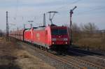 185 299 + 185 xxx mit Schttgutwagenzug am 23.03.2013 in Neuses an der Regnitz zwischen Bamberg und Nrnberg. 