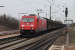 185 253-2 mit Redbull-Zug nach sterreich am 16.03.2013 bei Durchfahrt in Orschweier.