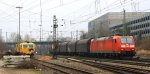 185 052-8 DB kommt aus Richtung Kln,Aachen-Hbf mit einem Kurzen Coilzug aus Linz- Voestalpine(A) nach Genk-Goederen(B) und fhrt in Aachen-West ein bei Wolken am 6.4.2013.