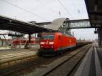 185 086-6 mit einem Gterzug bei der Durchfahrt Neustadt/W. am 10.03.2012.