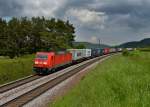 185 372 mit einem Containerzug am 28.05.2013 bei Parsberg.