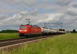 185 082 mit einem Gaskesselzug am 21.05.2013 bei Plattling.