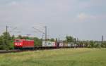 Am 12.Juni 2013 war 185 358 mit einem Containerzug bei Elze(Han) auf dem Weg Richtung Gttingen.
