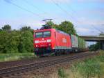 Am 22.6.06 beim Warten auf 103 184 fuhr uns 185 025 kurz nach Oggersheim vor die Linse.