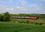 185 348 mit einem Gterzug am 09.05.2013 bei Taufkirchen an der Pram.