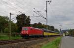 185 230 DB Schenker mit ARS Altmann Autotransportwagen in Kronach gen Lichtenfels am 05.10.2013. 