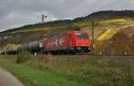 185 584-0 mit einen Kesselzug am 24.10.13 nach Wrzburg unterwegs.