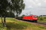 185 369 mit einem Autozug am 06.07.2013 bei Sinngrün.