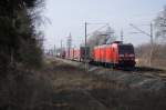 185 045-2 mit einem gemischten Güterzug bei Lübeck-Siems am 06.03.2014