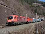 Die 1116 143  Montansped  sowie die  185 240 waren am 09.03. mit dem  Trafozug 90041 unterwegs, und wurde unweit des Westprotal des 5460 Meter langen Galgenbergtunnel fotografiert. 