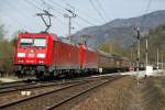 185 395 + 185 207 fahren am 30.03.2014 mit einem Güterzug in den Bahnhof Mixnitz-Bärenschützklamm ein.