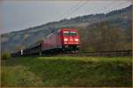 185 221-9 am 01.04.14 mit einen leeren Autozug Richtung Süden bei Thüngersheim.