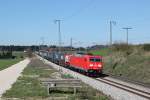 185 371 mit einem KLV Zug am 29.03.2014 bei Teisendorf.