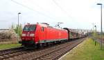 185 056-9 kommt am 11.04.2014 mit dem GA 52813 durch Oberrothenbach nach Mosel zum VW-Werk gefahren.