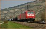 185 064-3 und 185 061-9 mit einen Kesselzug Richtung Süden am 01.04.14 bei Thüngersheim.