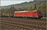 185 239-1 wartet mit einen Güterzug auf die Weiterfahrt im Bhf. von Probstzella am 24.04.14.