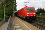 185 364-7 DB  kommt durch Kohlscheid mit einem langen gemischten Güterzug aus Osnabrück nach Kortenberg-Goederen(B) und fährt die Kohlscheider-Rampe hoch nach Aachen-West und fährt