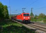 185 366 mit einem Güterzug am 23.04.2014 bei Regensburg-Prüfening.