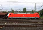 185 262-3 DB fährt mit einem langen Kohlenzug aus Gent-Zeehaven(B) nach Garching(D) bei der Ausfahrt aus Aachen-West und fährt in Richtung Aachen-Schanz,Aachen-Hbf,Köln.